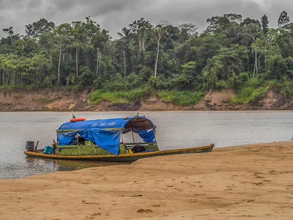 Amazon River Brazylia Września 2018 Mała Łódka Mieszkańcami Amazonii Miejscowy — Zdjęcie stockowe