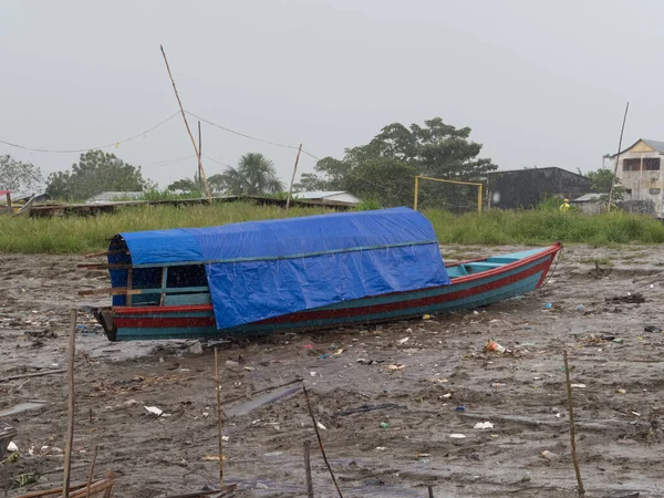 Tabatinga Brazil September 2018 Boat Stuck Bank Amazon River Low — Stock Photo, Image