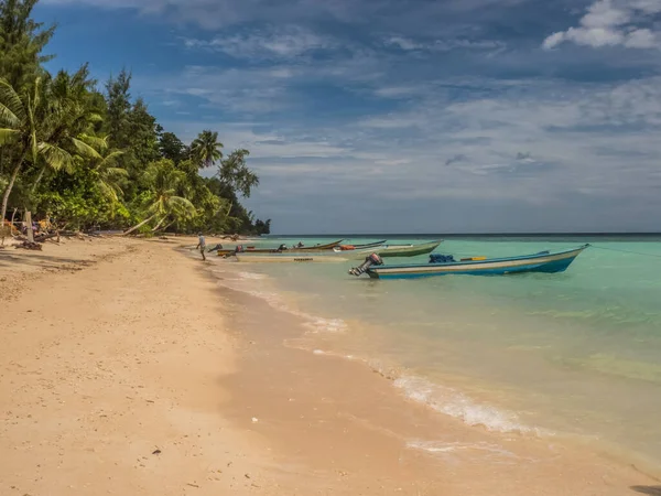 Widok Pięknej Tropikalnej Plaży Małej Wyspie Wyspa Venu Pulau Venu — Zdjęcie stockowe