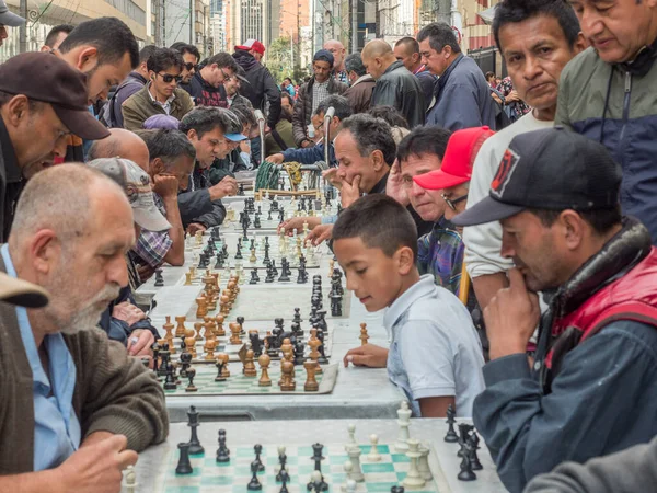 Bogota Colombia November 2018 Colombian Men Playing Chesson Street Bogota — Stock Photo, Image