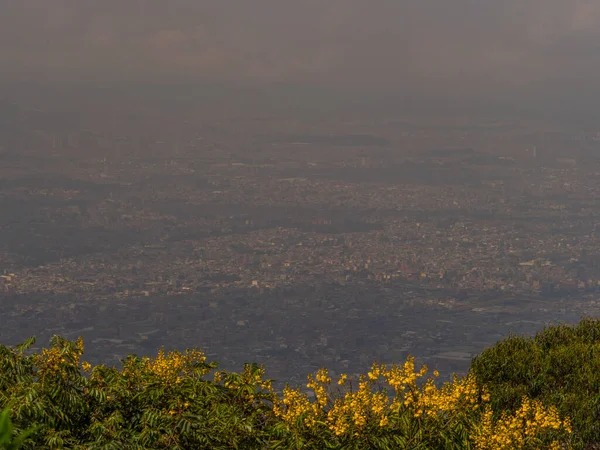 Bogota Колумбія Листопада 2018 Вид Центр Боготи Вершини Гори Монсеррат — стокове фото