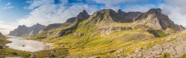Bunesfjorden, Lofoten, Norveç'in panoramik manzarası