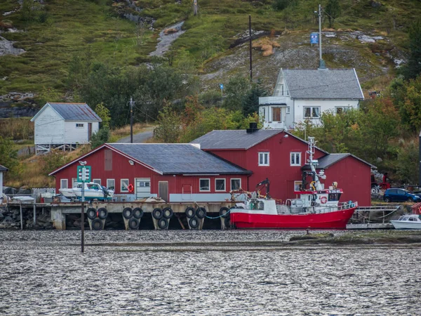 Traditionella Röda Trä Hus Reine Lofoten Norge Europa — Stockfoto