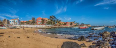 Goree, Senegal - 2 Şubat 2019: Maison des Esclaves Memorial Gore adasındaki Kölelik Özgürlük Anıtı. Dakar, Senegal. Afrika.