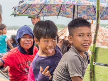 Goree adasındaki renkli evlerin panoramik manzarası. Gore Dakar, Senegal. Afrika.
