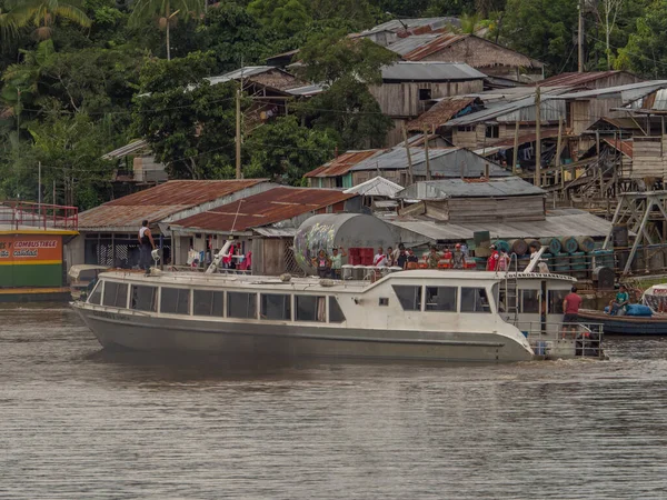 Pebas Peru Dezember 2018 Ein Schnellboot Erreicht Das Dorf Ufer — Stockfoto