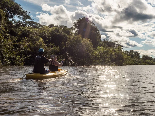 Widok Kajakarzy Laguny Coati Pobliżu Rzeki Javari Dopływu Amazonii Selva — Zdjęcie stockowe