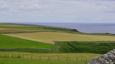 İskoçya nereye bakarsan bak güzel manzaralarla doludur. Doğanın güzelliğini kelimelere dökmek zordur..