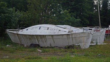 Limanda, Firth of Forth üzerindeki köprülerde tekneler var..