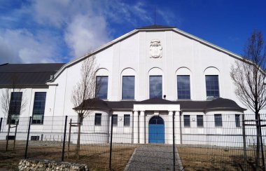 Weienfels, Saksonya Anhalt 'ın Burgenland çevresindeki 40.000 nüfuslu en zengin kasabadır. 2010 yılından bu yana o zamana kadar bağımsız olan diğer 11 bölge Weissenfels şehrine aittir. Bir koltuktu. 