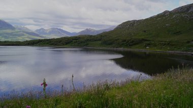 A896 yolu, İskoçya Highland Council Area 'da bir A yoludur. İskoçya 'nın batı kıyısındaki Torridon Gölü' nün kıyısındaki yerleşim yerlerini açan ve kuzeybatı İskoçya 'nın en manzaralı yollarından biridir.