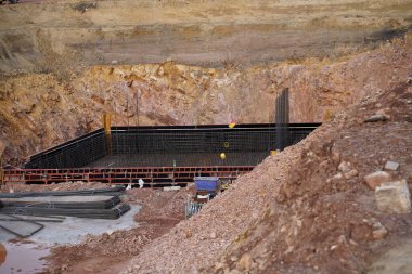 Almanya 'nın Sachsen-Anhalt kentindeki köprü inşaatında beton çalışmaları                           