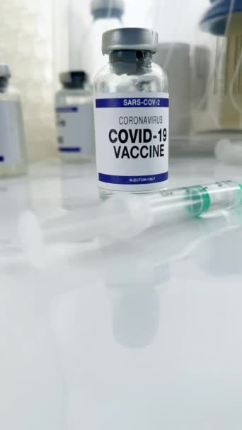 Werktafel Met Coronavirus Vaccin Spuit Achtergrond Andere Covid Vaccins Medische — Stockvideo