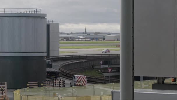 Londres Inglaterra Noviembre 2023 Pistas Del Aeropuerto Heathrow Imágenes Alta — Vídeo de stock