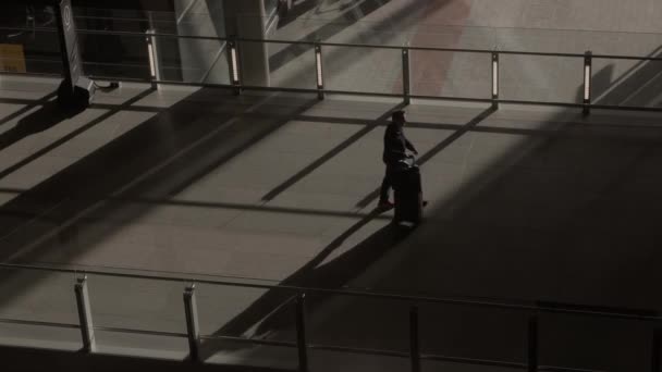 Londres Inglaterra Noviembre 2023 Aeropuerto Heathrow Personas Caminando Imágenes Alta — Vídeos de Stock