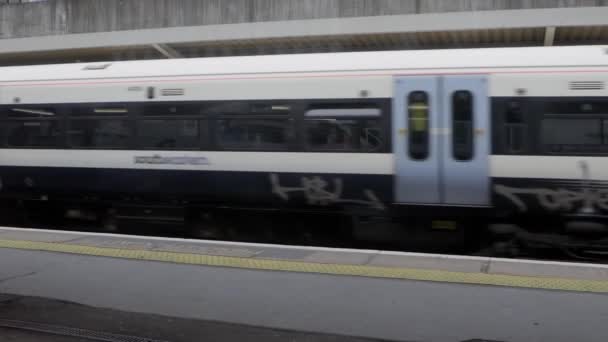 Londres Angleterre Novembre 2023 Train Entrant Gare Images — Video