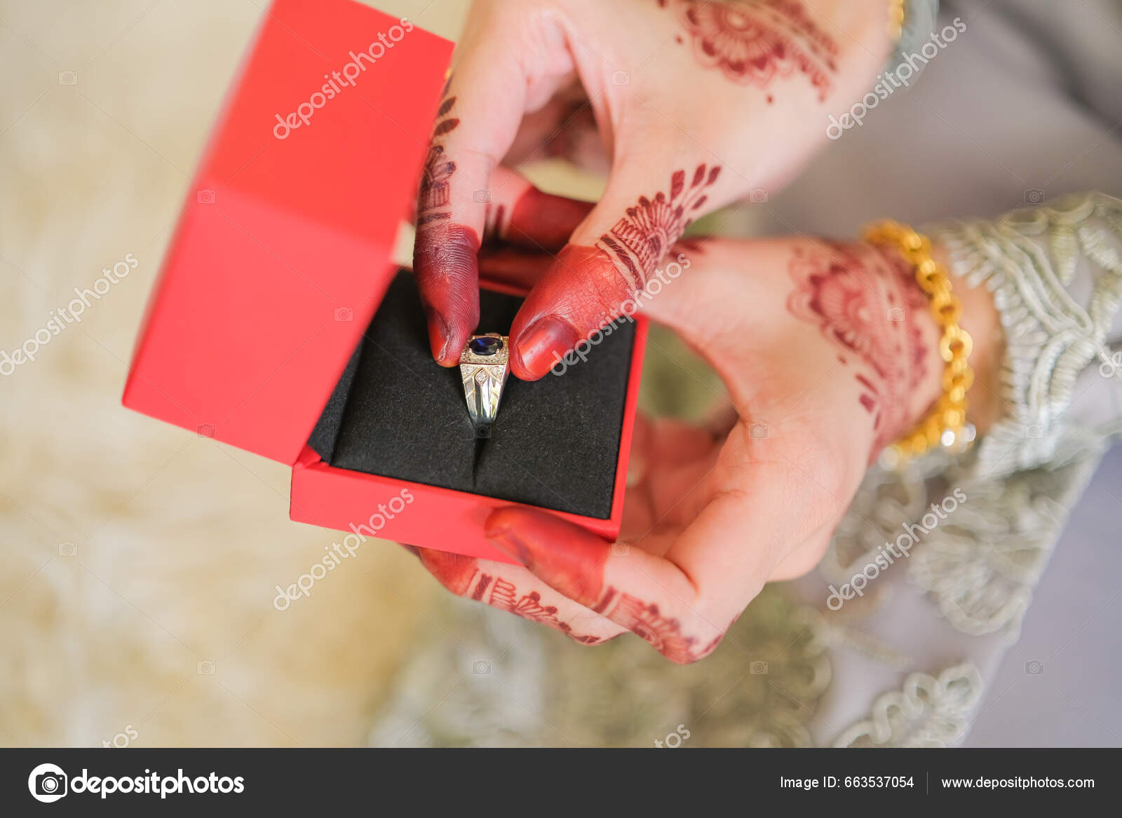 Malay Wedding Bride Bolstering Ring Groom's Finger Bride Wear