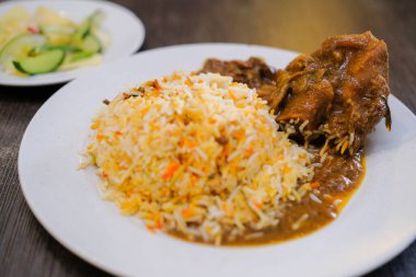 Nasi Biryani, Güney Asya Hint yemeği baharatlı pirinç ve et..