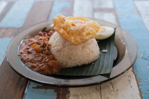 NASI LEMAK TELUR MATA Malezya 'nın en sevdiği yiyeceklerden biridir