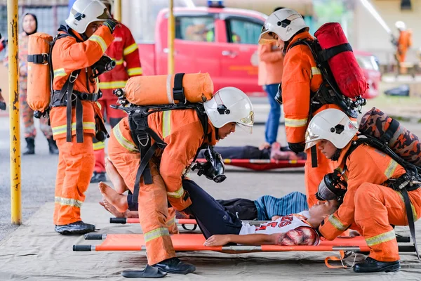 Muadzam Shah Malaysia August 10Th 2023 Firefighters Rescue Injured Young — Stock Photo, Image
