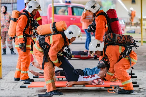 Муадзам Шах Малайзия Августа 2023 Года Пожарные Спасают Раненого Молодого — стоковое фото