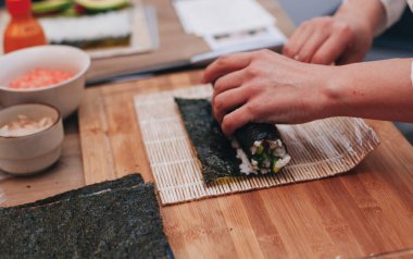 Japon dürümü yapma süreci.