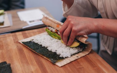 Japon dürümü yapma süreci.