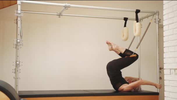 Active Healthy Life Rehabilitation Concept Series Pilates Exercises Elderly Woman — 비디오
