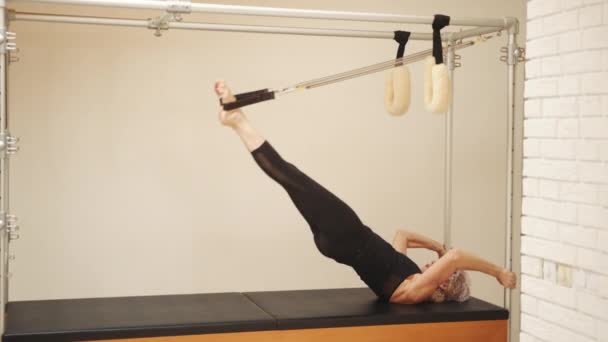 Active Healthy Life Rehabilitation Concept Series Pilates Exercises Elderly Woman — 비디오