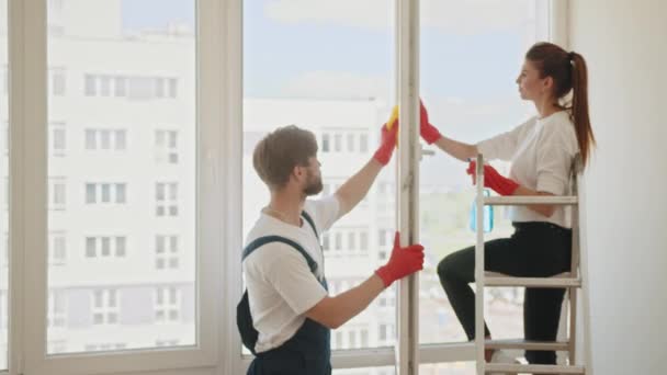 Cleaning Company Workers Clean Windows Office Using Detergent Washing Windows — Wideo stockowe