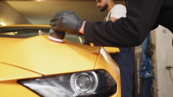 Auto Detailing Service Polishing Car Close View Hands Man Worker — Vídeos de Stock