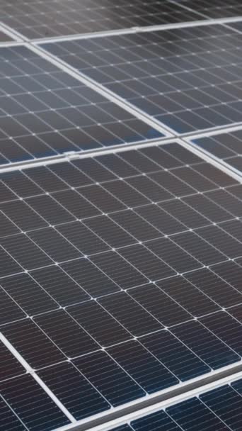 Pantalla Vertical Panel Solar Fotovoltaico Primer Plano Extremo Primer Plano — Vídeos de Stock