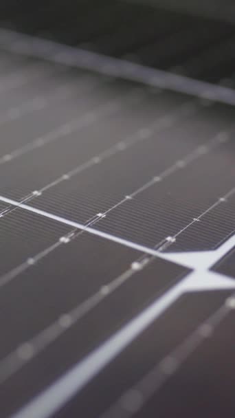 Pantalla Vertical Primer Plano Los Paneles Solares Fotovoltaicos Modernos Panel — Vídeos de Stock