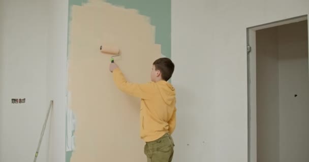 Bambini Sono Home Designer Concetto Ristrutturazione Casa Bel Ragazzo Con — Video Stock