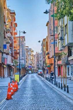 Chanakkale, Türkiye, eski güzel evleri, hediyelik eşya dükkanları ve restoranları olan renkli sokaklar