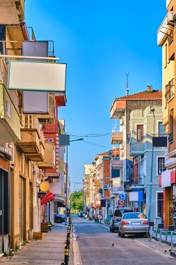 Chanakkale, Türkiye, eski güzel evleri, hediyelik eşya dükkanları ve restoranları olan renkli sokaklar