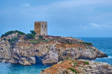 Sile, Türkiye, Eski Ceneviz kalesi, Ocakli adasında - şehrin ilgi odağı.