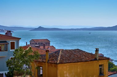 Ayvalik, Türkiye. Ege Denizi, Eski Köprü ve Şehir Manzarası