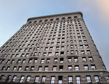 New York, New York, ABD. 15 Ağustos 2014: Düz Demir bina cephesi. Yapılan ilk gökdelenlerden biri..