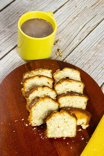 파운드 케이크와 뜨거운 초콜릿 — 스톡 사진