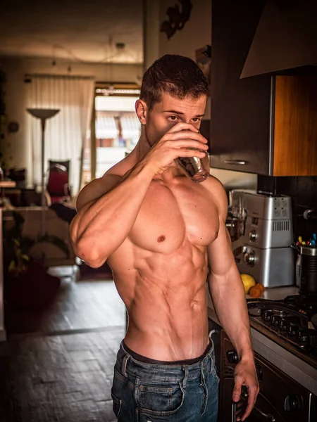 Young Shirtless Man Muscular Body Standing Kitchen Drinking Water Glass — Stock Photo, Image