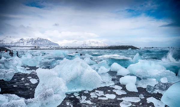 Холодная Морская Вода Плескается Ледяного Берега Прекрасный Зимний Вечер Исландии — стоковое фото