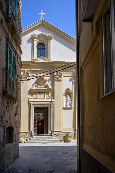 トロピーの教会Largo Padre Netta カラブリア イタリア — ストック写真