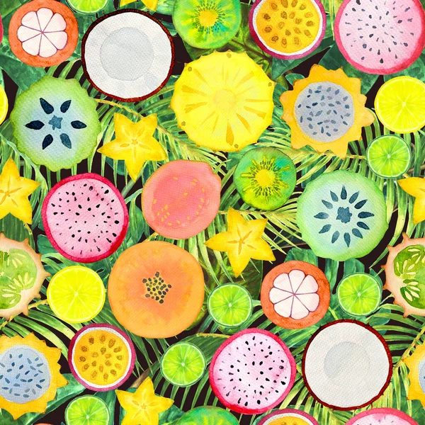 エキゾチックなトロピカルフルーツスライスとシームレスなパターン 緑の植物の背景に水彩手描きイラスト 水の色明るい夏の装飾 包装紙に印刷 — ストック写真