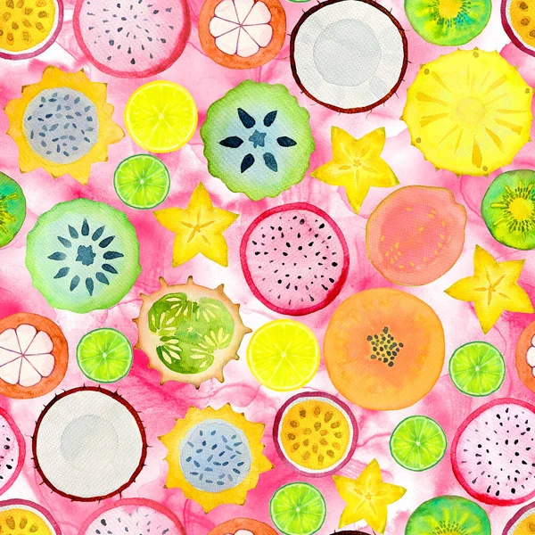 エキゾチックなトロピカルフルーツスライスとシームレスなパターン 斑点ピンクの背景に水彩手描きイラスト 水の色明るい夏の装飾 包装紙に印刷 — ストック写真