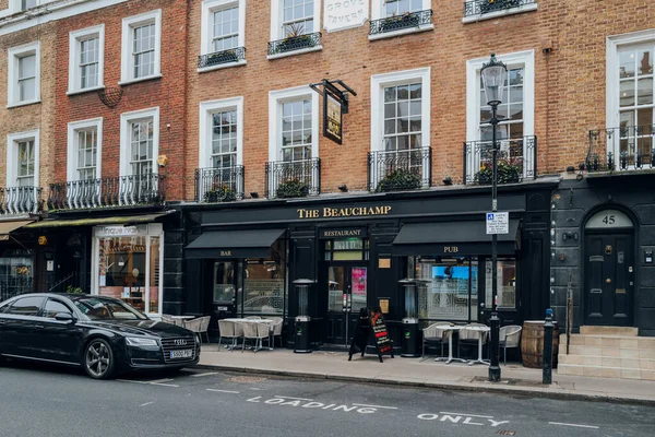 London February 2023 Exterior Beauchamp Restaurant Pub Bar Kensington Chelsea — Stock Photo, Image