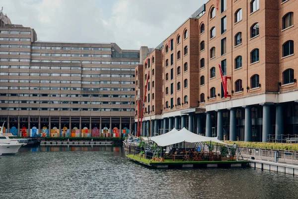 London Inggris Juli 2023 Pemandangan Cloister Walk Katharine Docks Bekas — Stok Foto