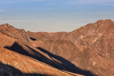 Romanya 'nın Fagaras Dağları' ndaki dağ manzarası