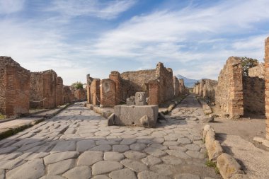 İtalya 'nın Campania kentindeki Pompeii şehrinin sokak manzarası. Pompei İtalya 'nın Napoli kenti yakınlarında bir harabe..