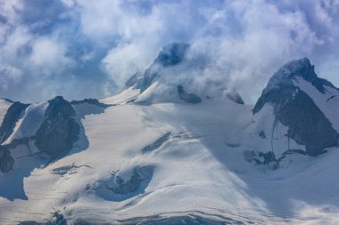 Mont Blanc dağ kitlesi. Aiguille du Midi Mount France 'dan görüntü